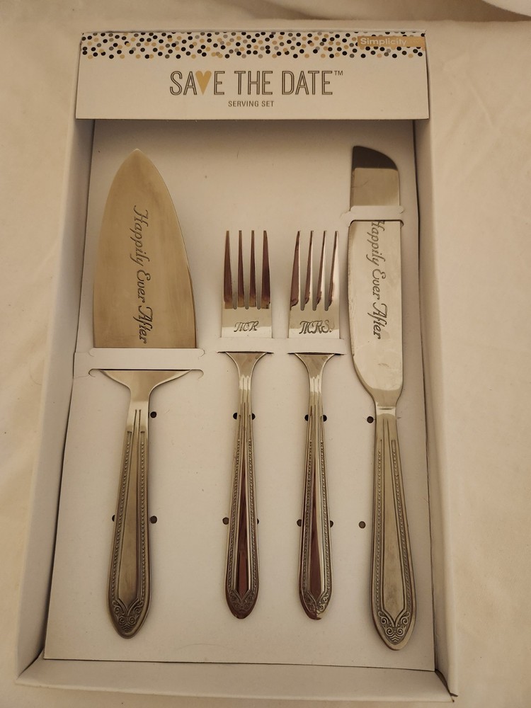 Save the Date brand Wedding Cake Serving Set