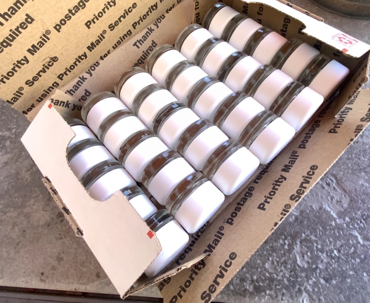 ‘LOT OF 30’ Clear Glass 5ml Concentrate Jars with Child Resistant Caps