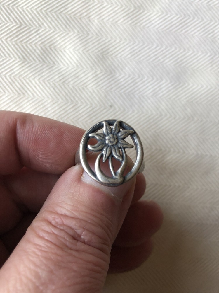 GERMAN SILVER EDELWEISS RING, MARKED  800, SIZE 11.5