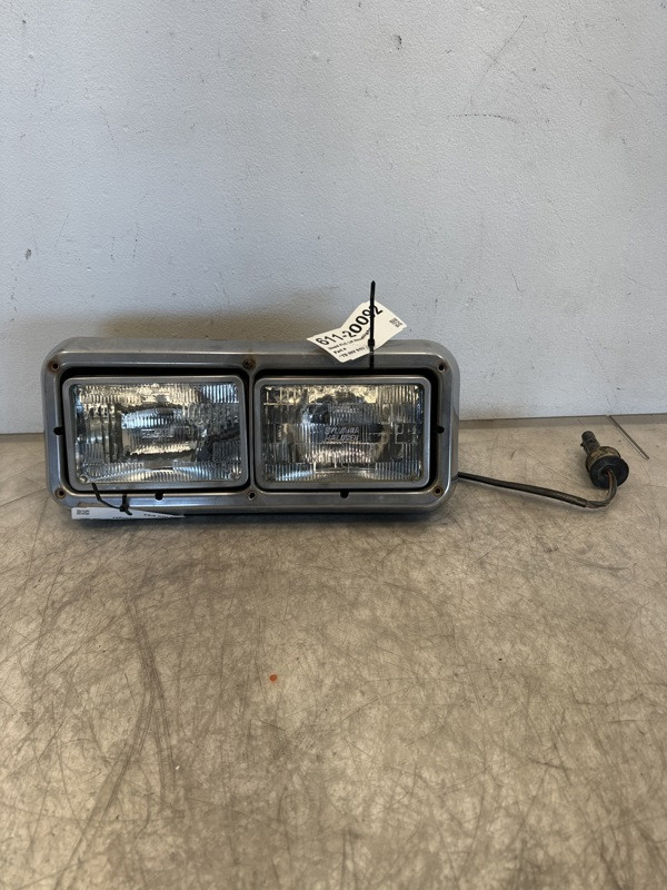 1988 Freightliner FLC Headlight (611-20092)