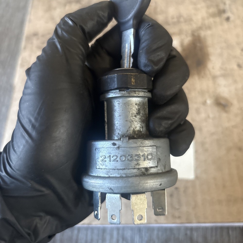 VOLVO IGNITION SWITCH POLLAK 21203310