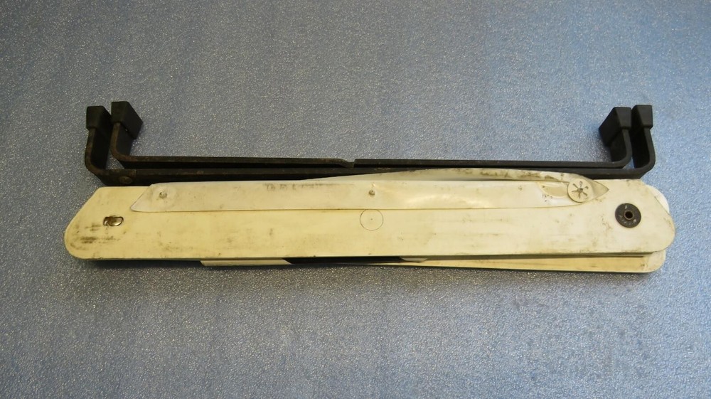 Mercedes / Jeep - Warning Triangle / Warning Triangle + Case / Techno K13702 13702