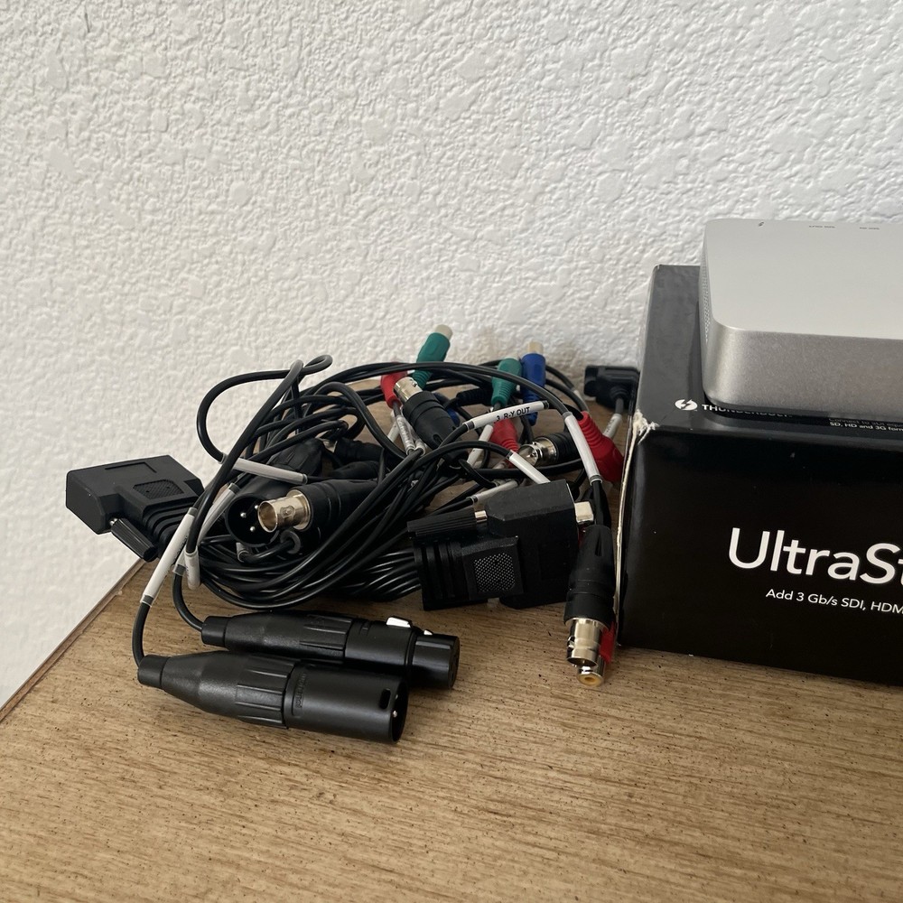 Blackmagic Design UltraStudio Express Thunderbolt Cables