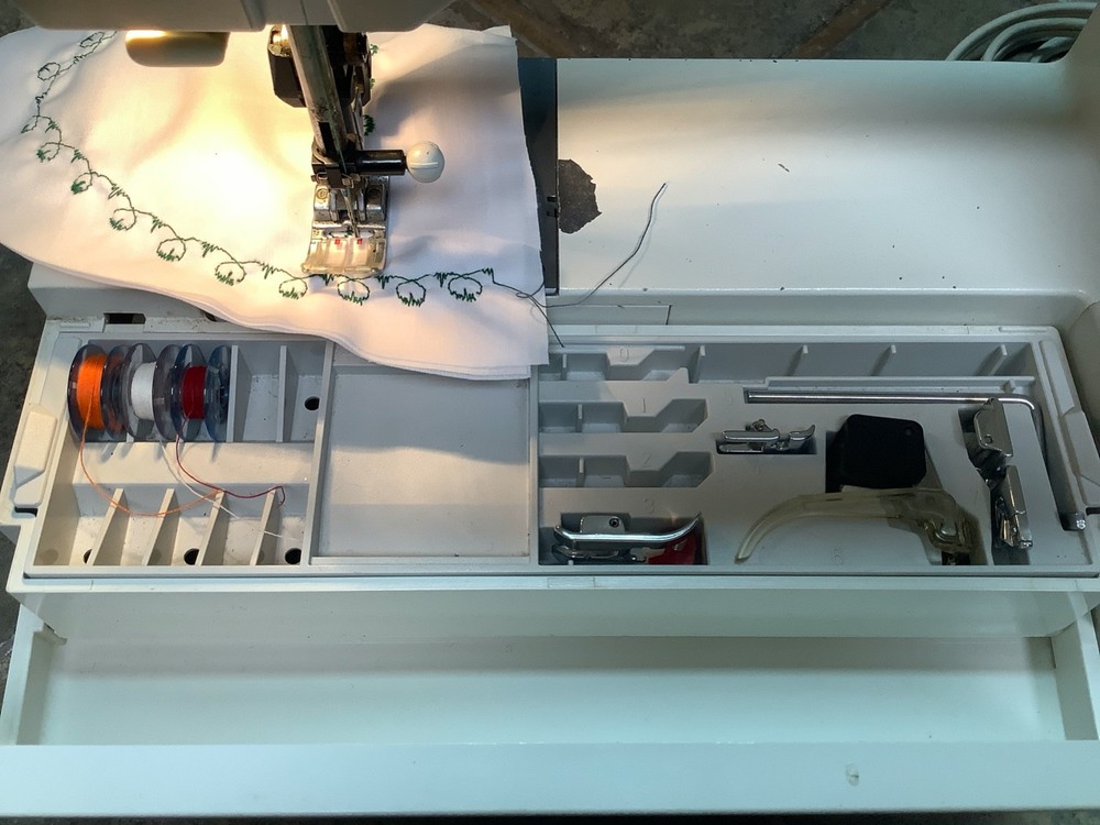PFAFF Creative 1473 CD Sewing Machine