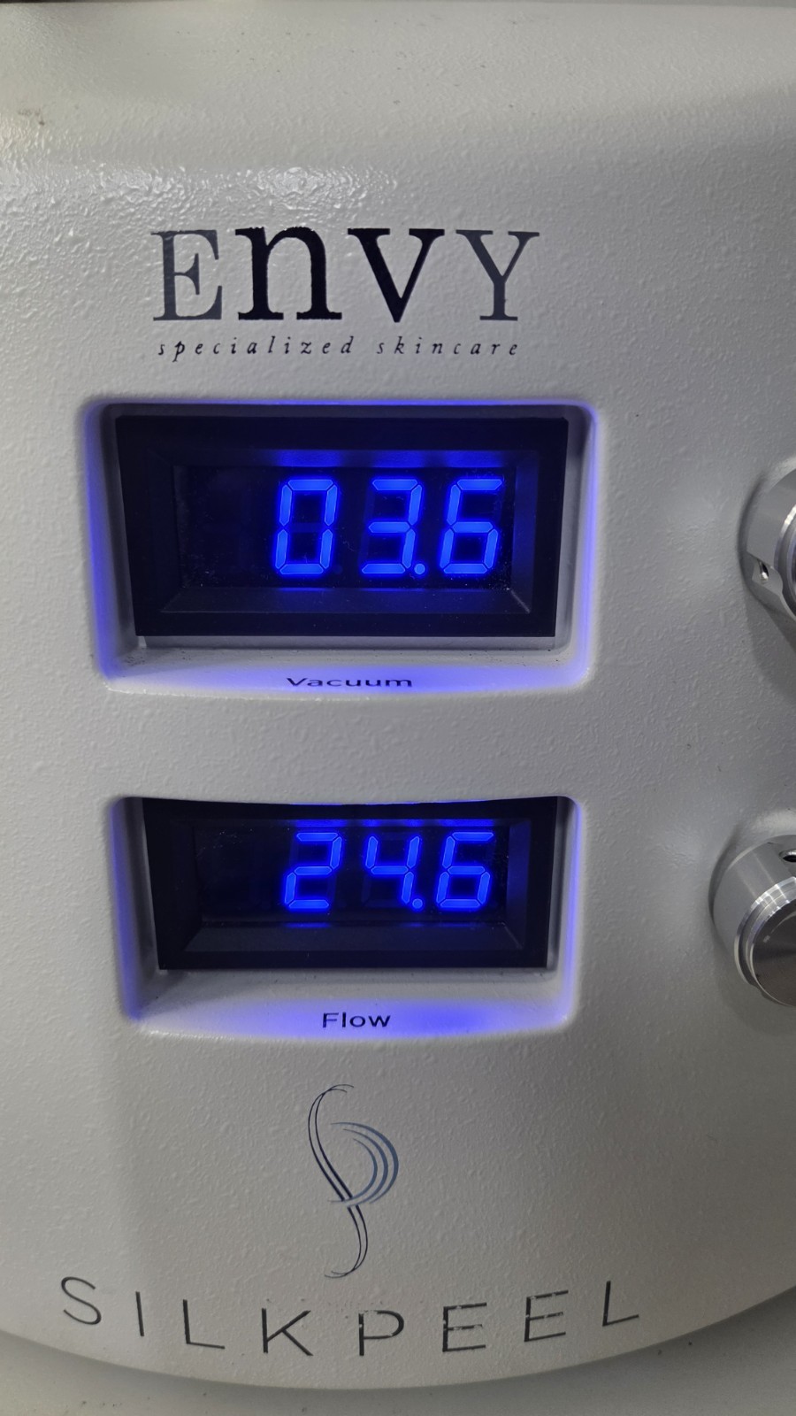 Envy SilkPeel Hydrafacial Dermalinfusion System A0112 Less Than 15 Hrs Used