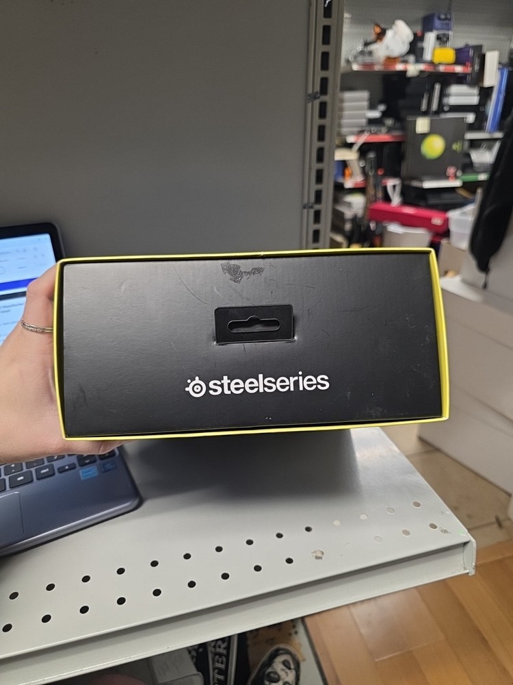 Fallout 4 Vault 111 SteelSeries Siberia V3 Headset