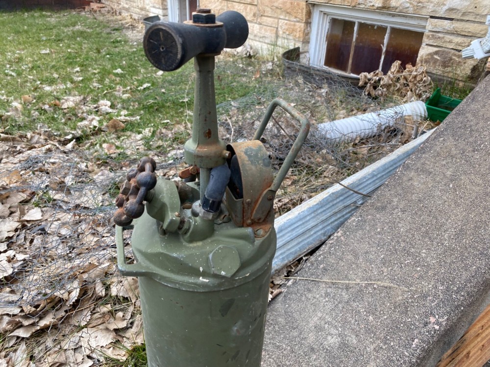 RARE ORIGINAL WWII US ARMY HAND PUMP HALFTRACK, TANK, JEEP WATER EXTINGUISHER