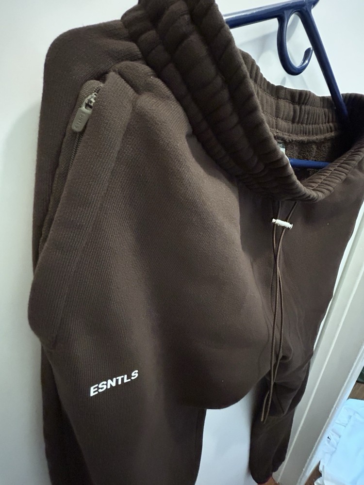 ESNTLS jogger pants