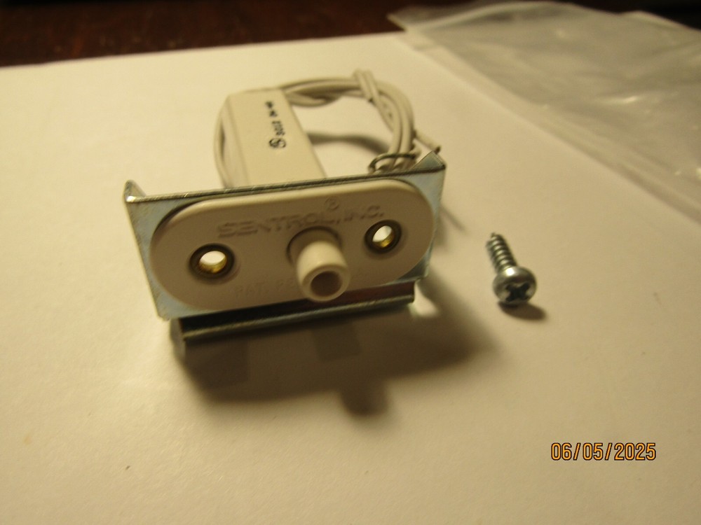 Sentrol 3012 04/4A Alarm Panel Box Door Pushbutton Switch NOS