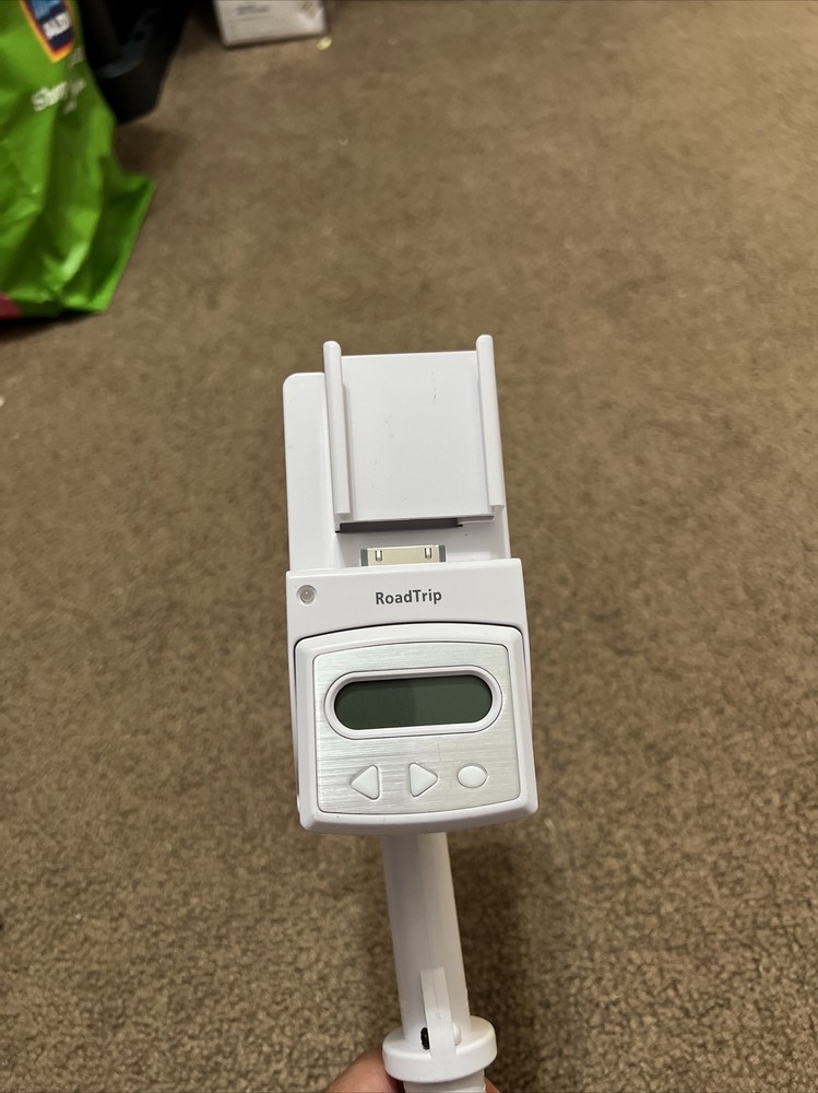 GRIFFIN RoadTrip FM Transmitter & Auto Charger for Apple iPod Tested