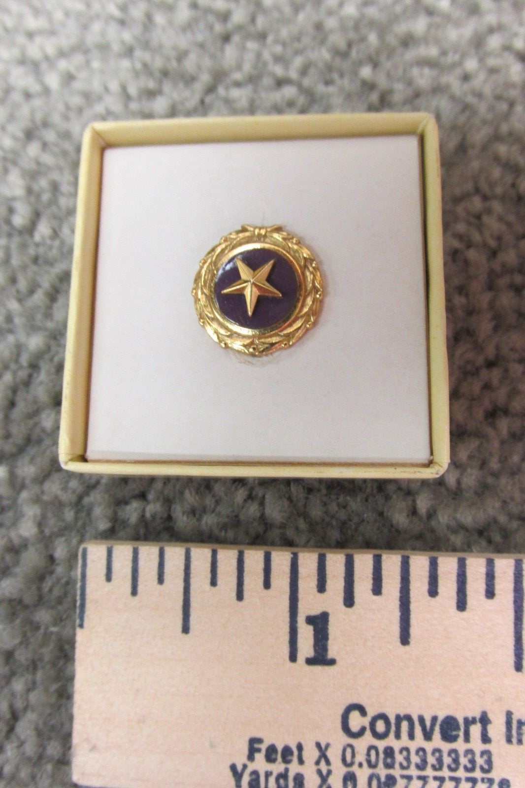 Original Gold Star Mothers US Military Lapel Pin Button 1947 ACT of Congress NOS