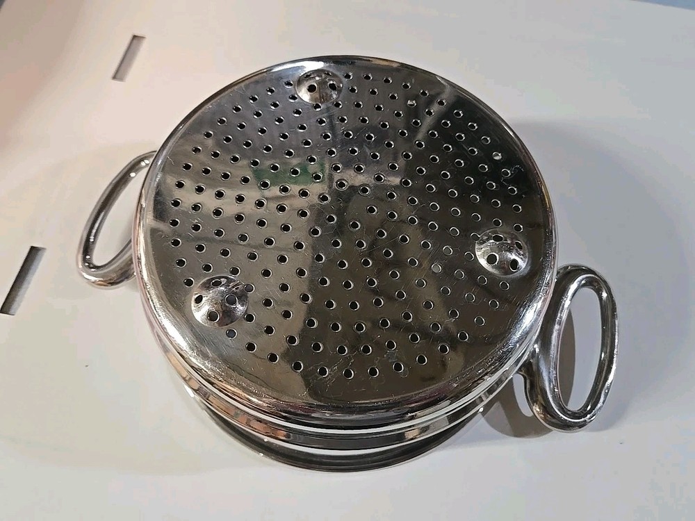 Sur La Table Steamer Insert 7” EUC