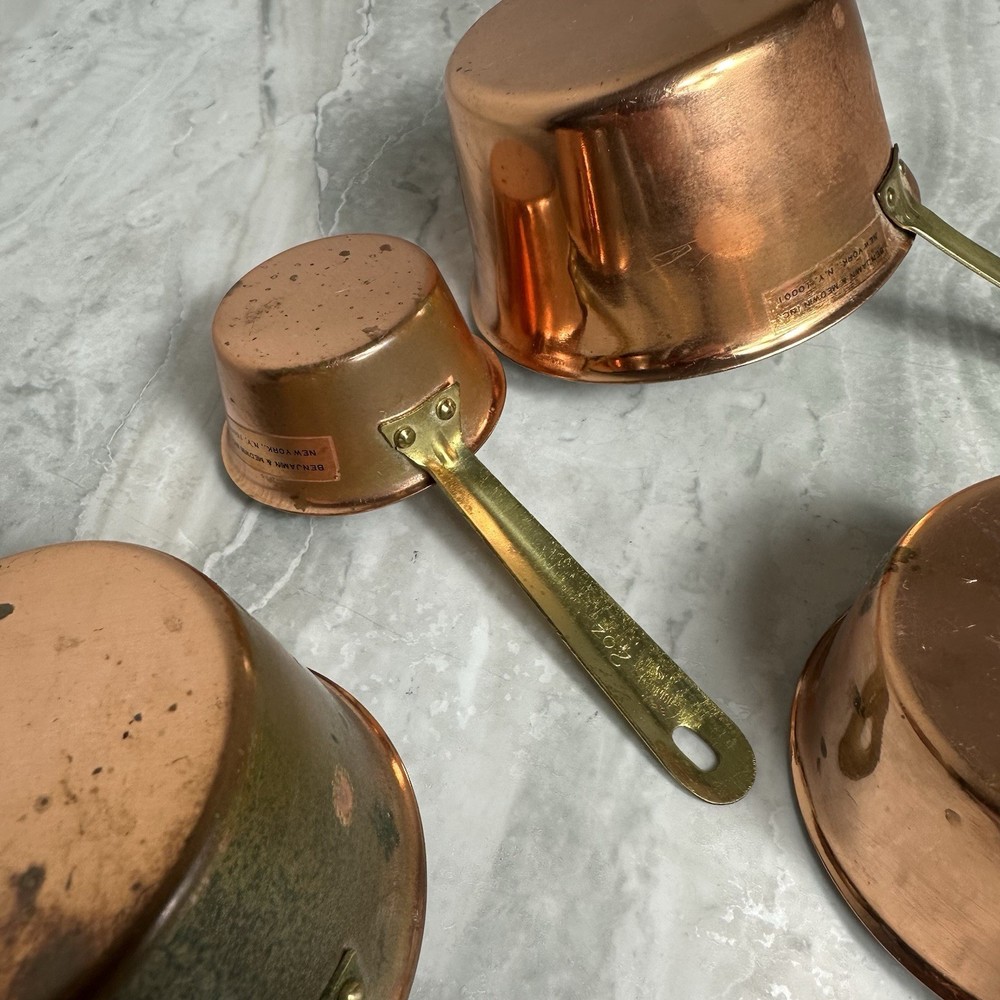 VINTAGE BENJAMIN & MEDWIN DOURO MEASURING CUPS KOREA