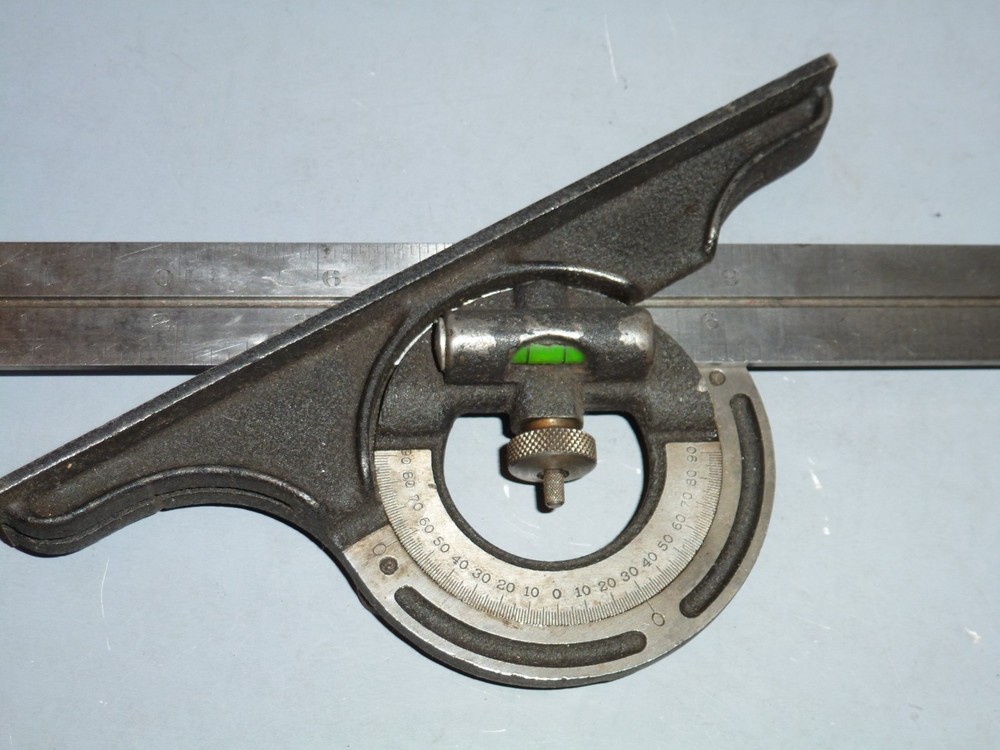 BROWN & SHARPE SQUARE AND PROTRACTOR