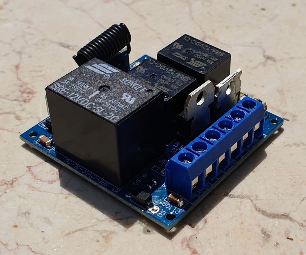 Wireless Remote Control 12VDC 5A Single Axis Solar Panel Sun Tracking Controller