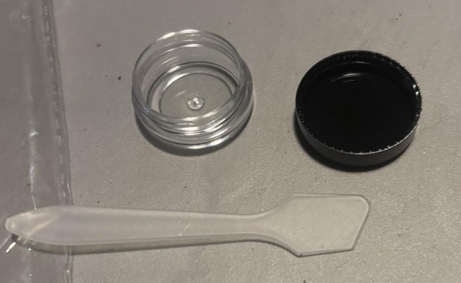 50pcs 3g Empty Cosmetic Jars with Lids & 4 Spatulas – Small Sample Containers