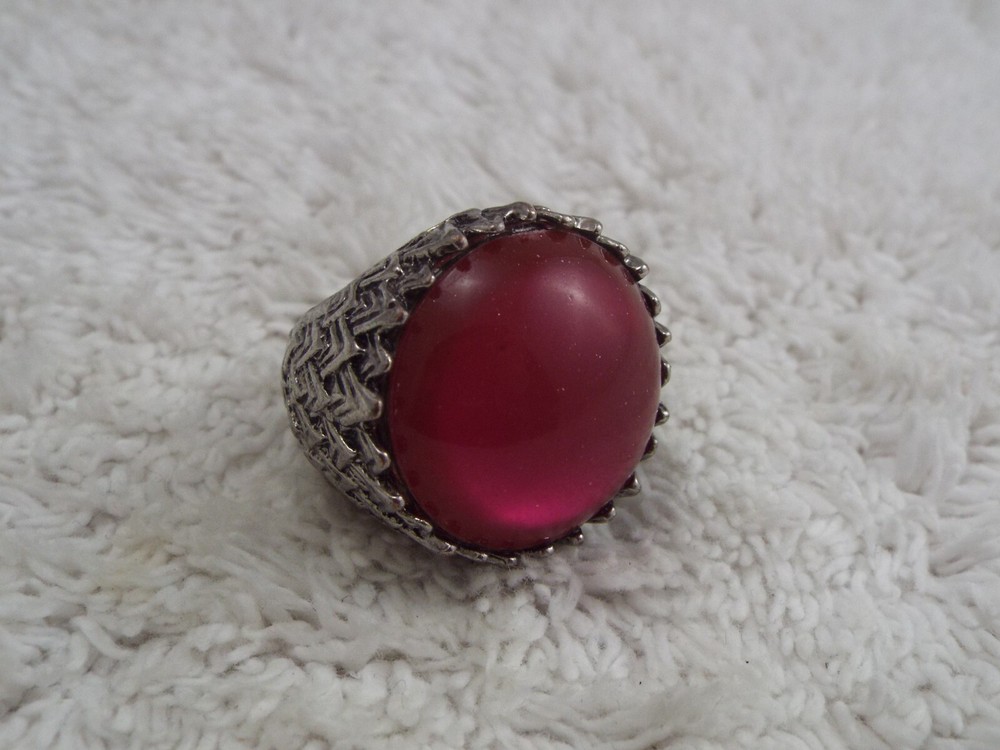 Silvertone Fuchsia Bead Ring ~ Size 9  (K5)