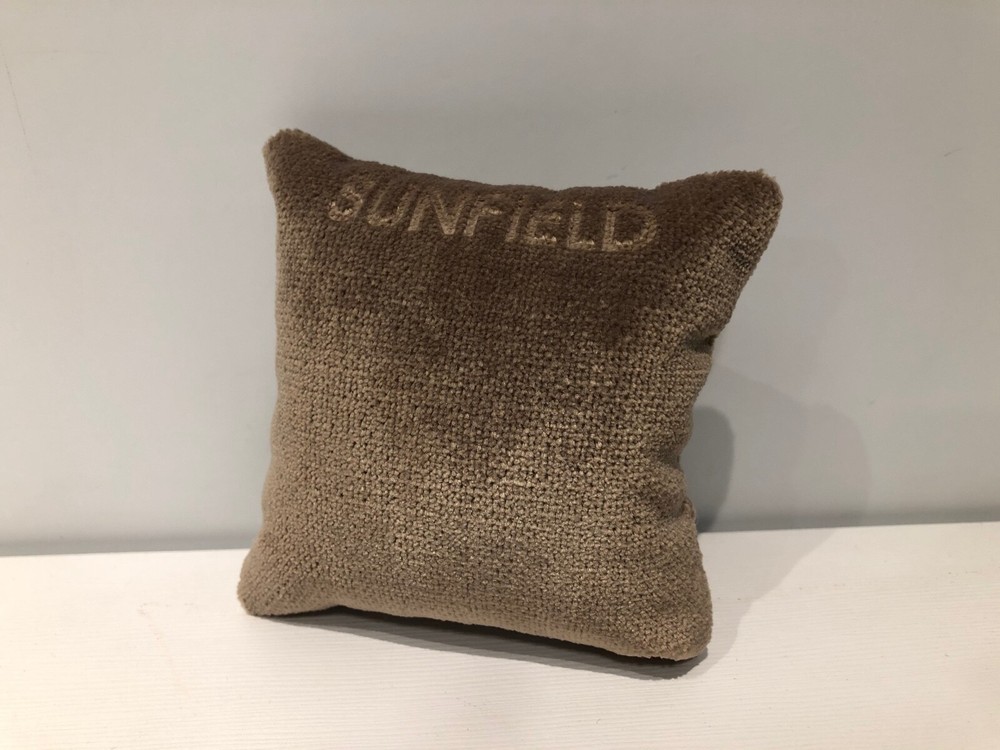 Sunfield Display Medium Pillow Expositor - For Bracelets
