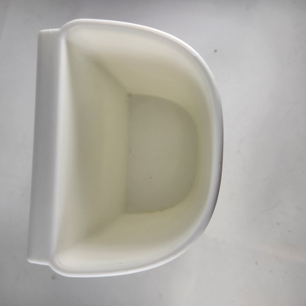 White Cup Attachment for Metal Rolling Cart