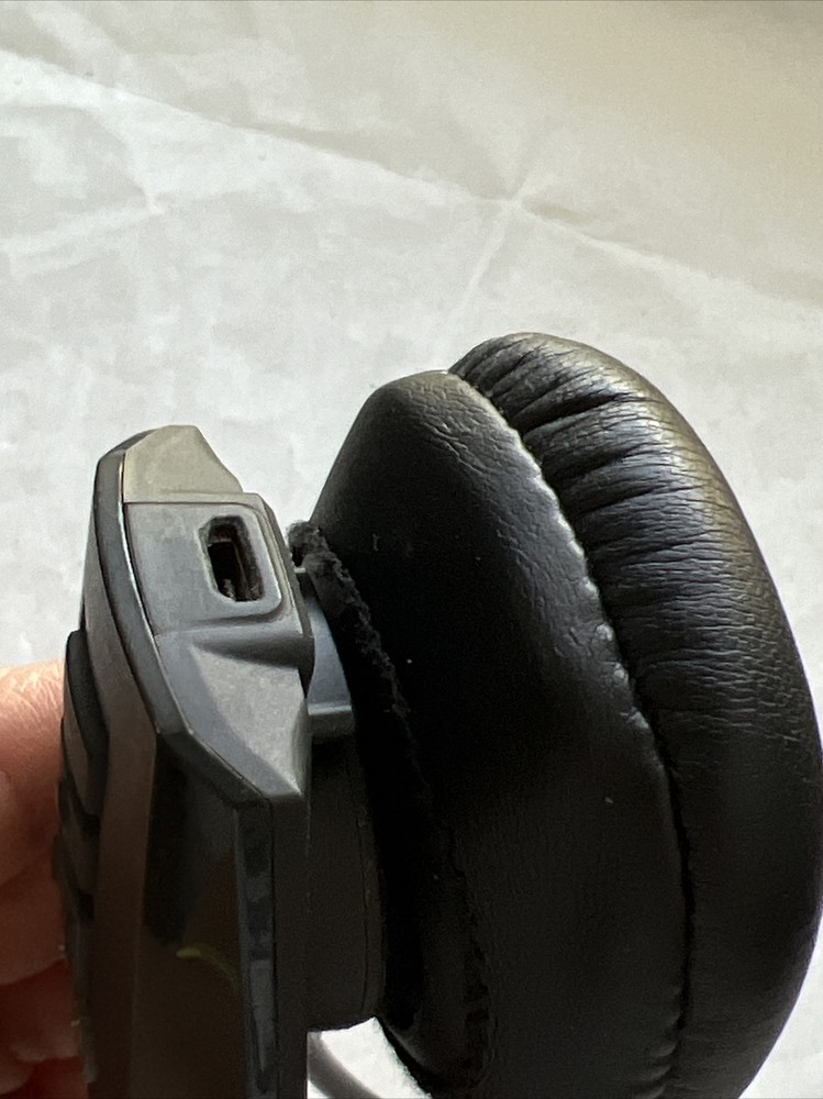 Blue Parrott B350-XT Bluetooth Wireless Noise Cancelling Headset. PREOWNED*