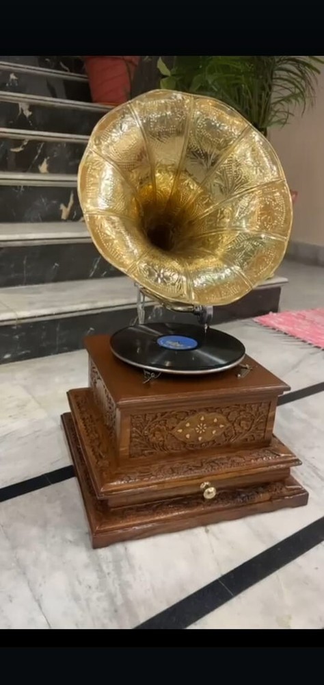 Antique HMV Gramophone Fully Functional Working Phonograph, win-up record player