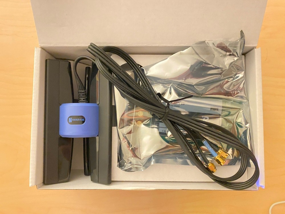 Linksys WMP300N Wireless‑N PCI Adapter With Box & Antenna Base (System Pull)