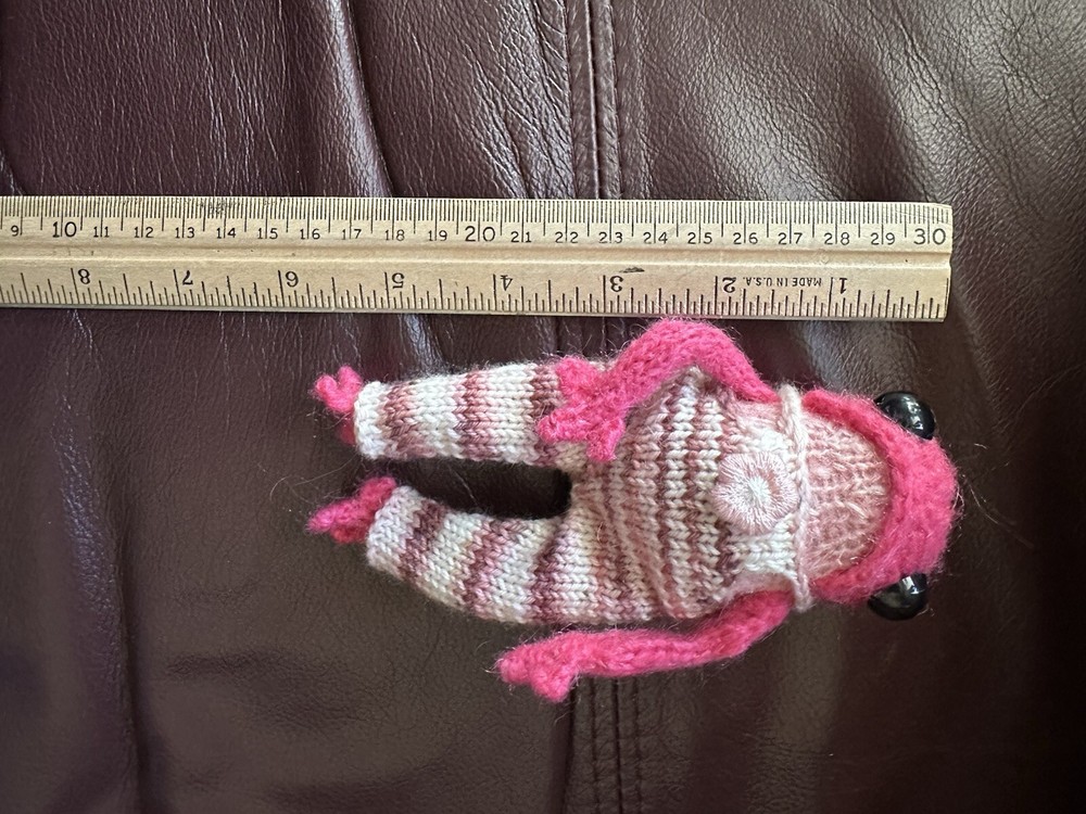 Knitted Frogy