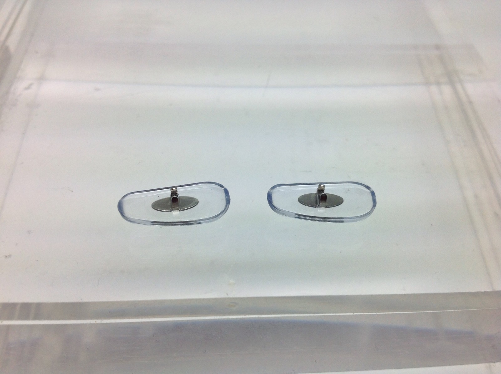 Authentic Replacement Nose Pads For Ray-Ban RB 3025 Sunglasses Crimp On Rayban