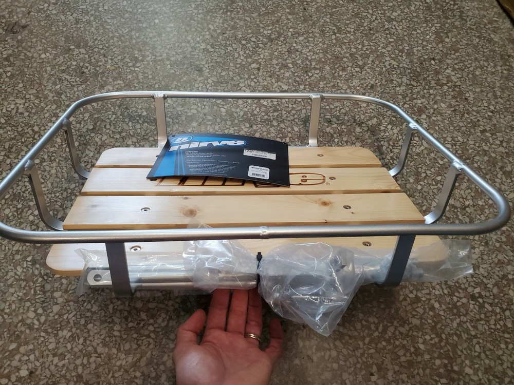 Nirve Front Rack w/wooden bottom