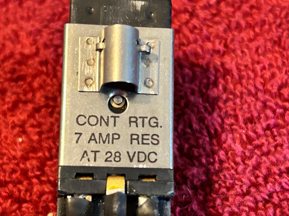 KORRY GROUND DISPATCH COMM SWITCH P/N 342-640-0842-001