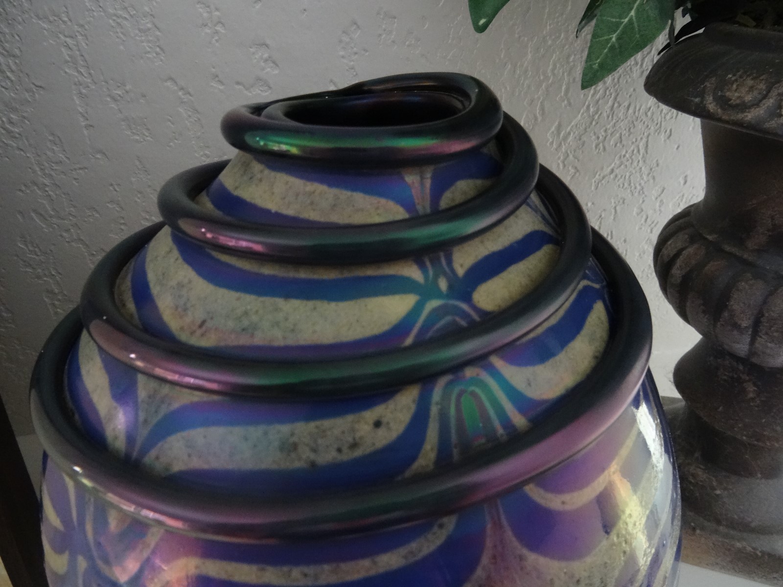 Large Authentic Signed SERGIO ROSSI Murano Glass Pulled Feather VASE Iridescent