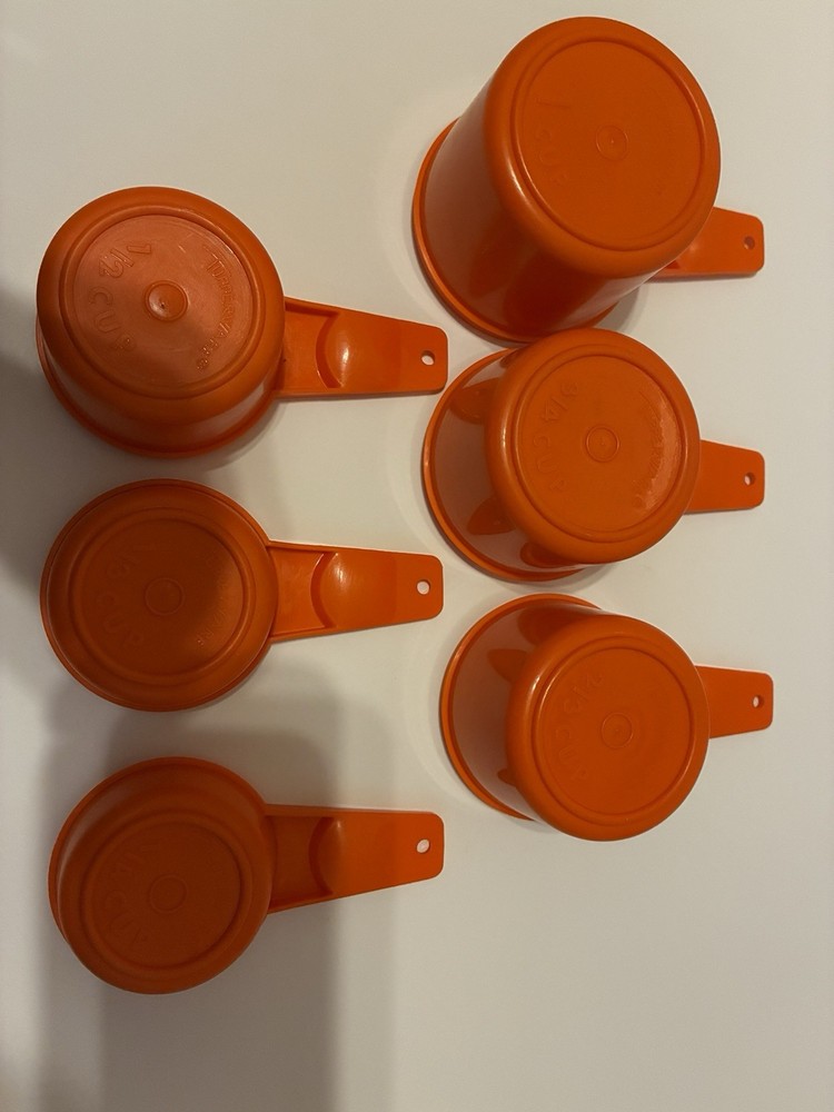 Tupperware Orange Plastic 6-Piece Nesting Measuring Cup Set