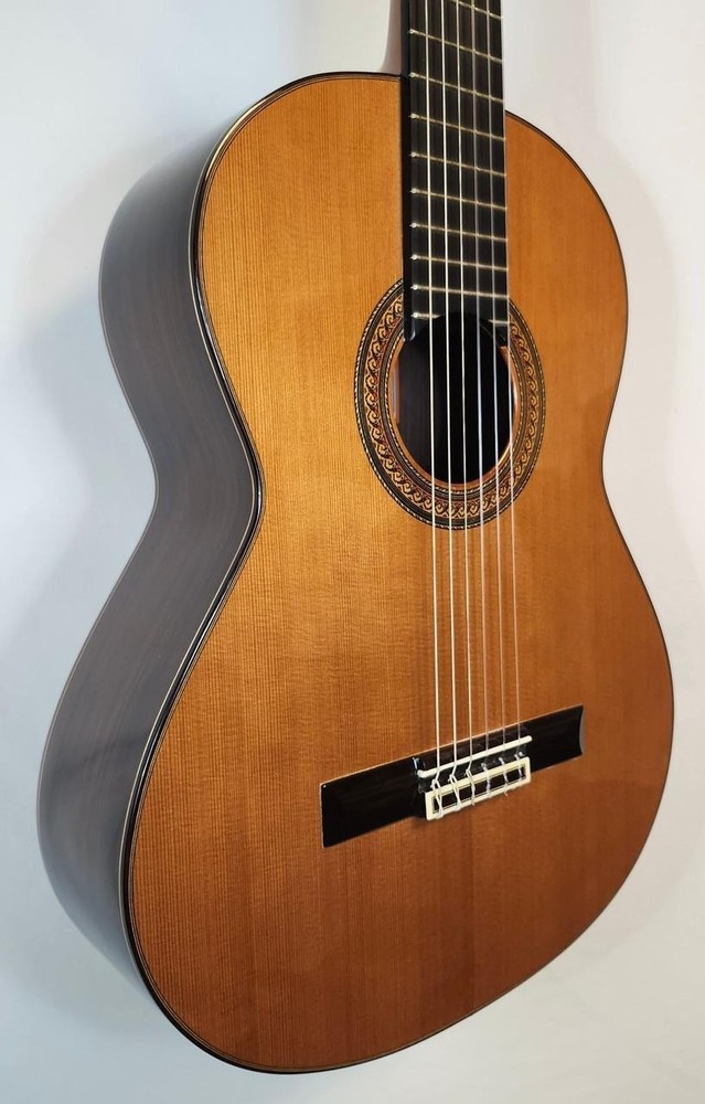 Jose Ramirez Pre Owned 1995 Vintage R4 all Solid CLassical Guitar With Case