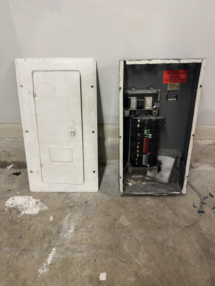 Square D Main Breaker Panel with Cover Metal Rectangular Wall Mount