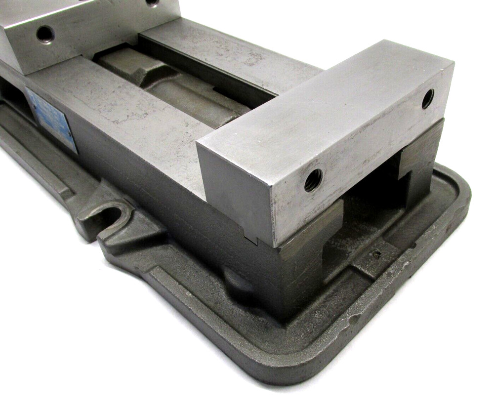 KURT ANGLOCK 6" MILLING MACHINE VISE - #D675