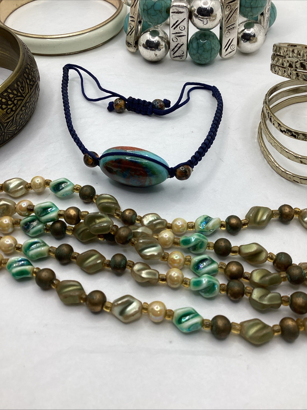 Mixed Lot Of Costume Jewelry Bracelets. 10/21