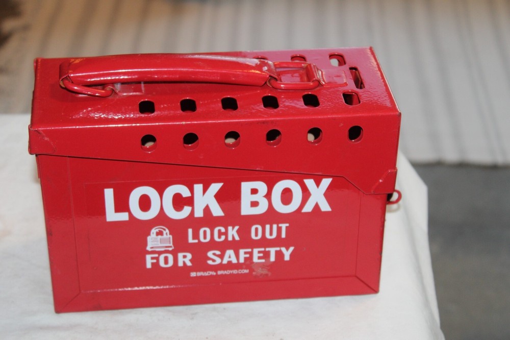 2 Master Lock Portable Group Lock Boxes 498A w/Tool