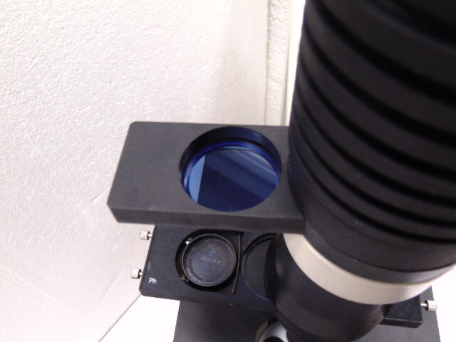 ZEISS AXIOVERT 25 INVERTED TRANSMITTED LIGHT MICROSCOPE W/ HAL. 6V / 30W LIGHT