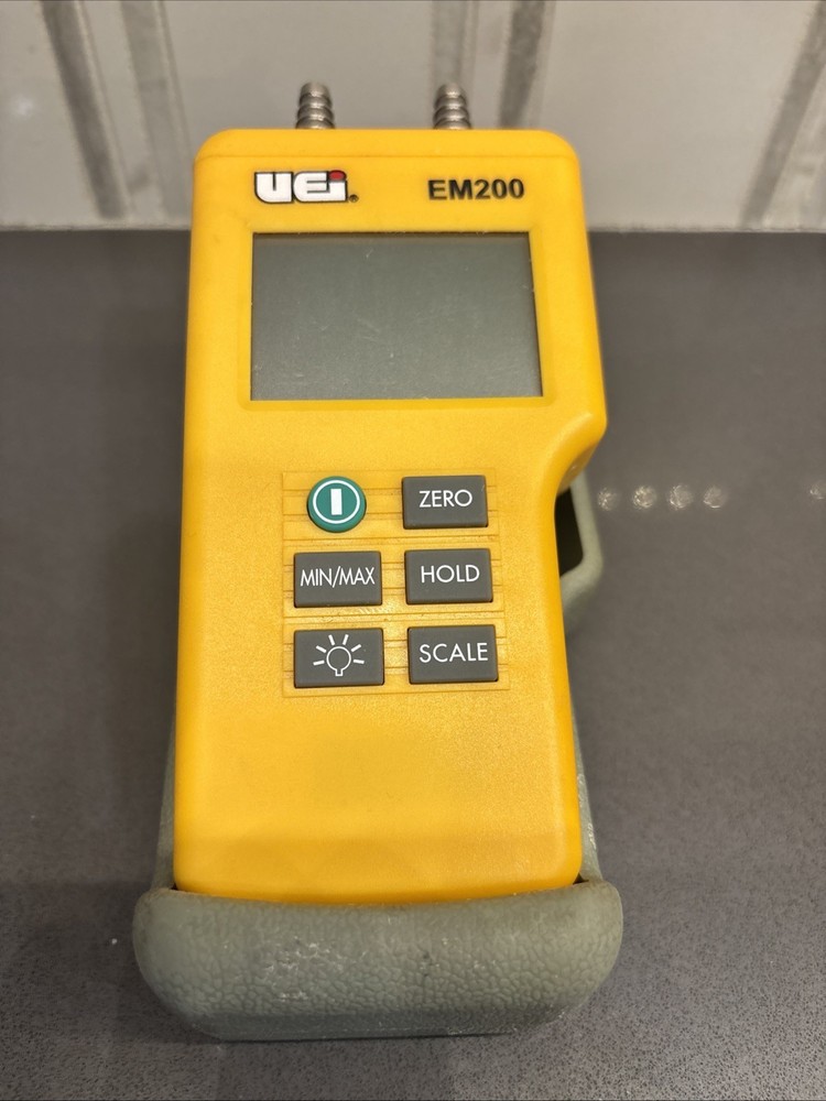 UEI Test Instruments EM200 Dual Input Digital Input Manometer with Case Tested