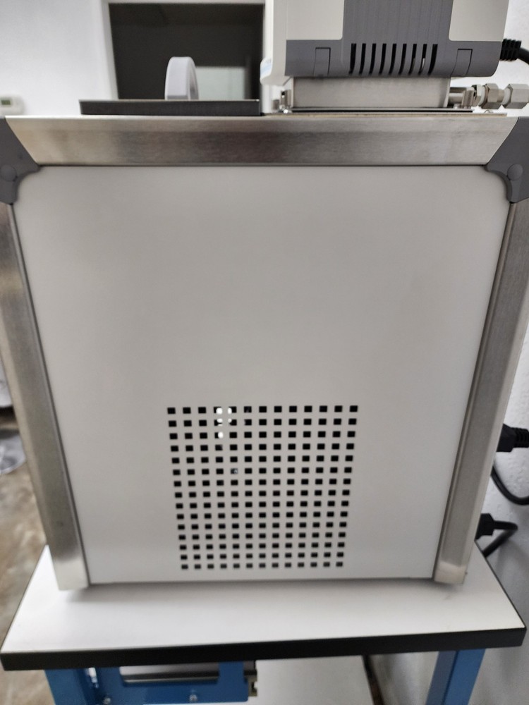 Thermo HAAKE A28 Chiller Recirculating Bath w/ SC100 Digital Controller, Working