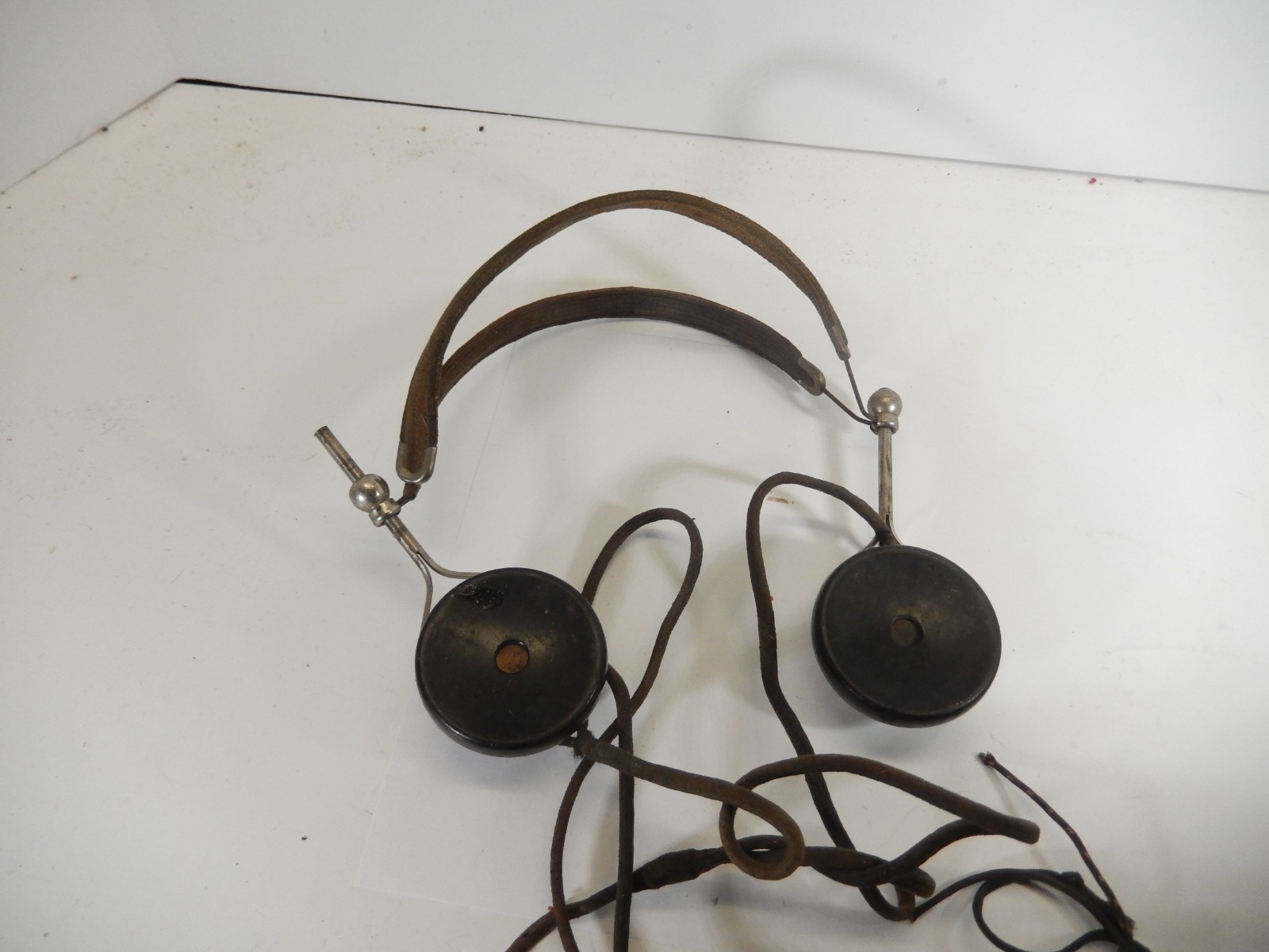 ATWATER KENT MODEL 10C BREADBOARD RECEIVING RADIO & AIRLINE HEADPHONES UNTESTED