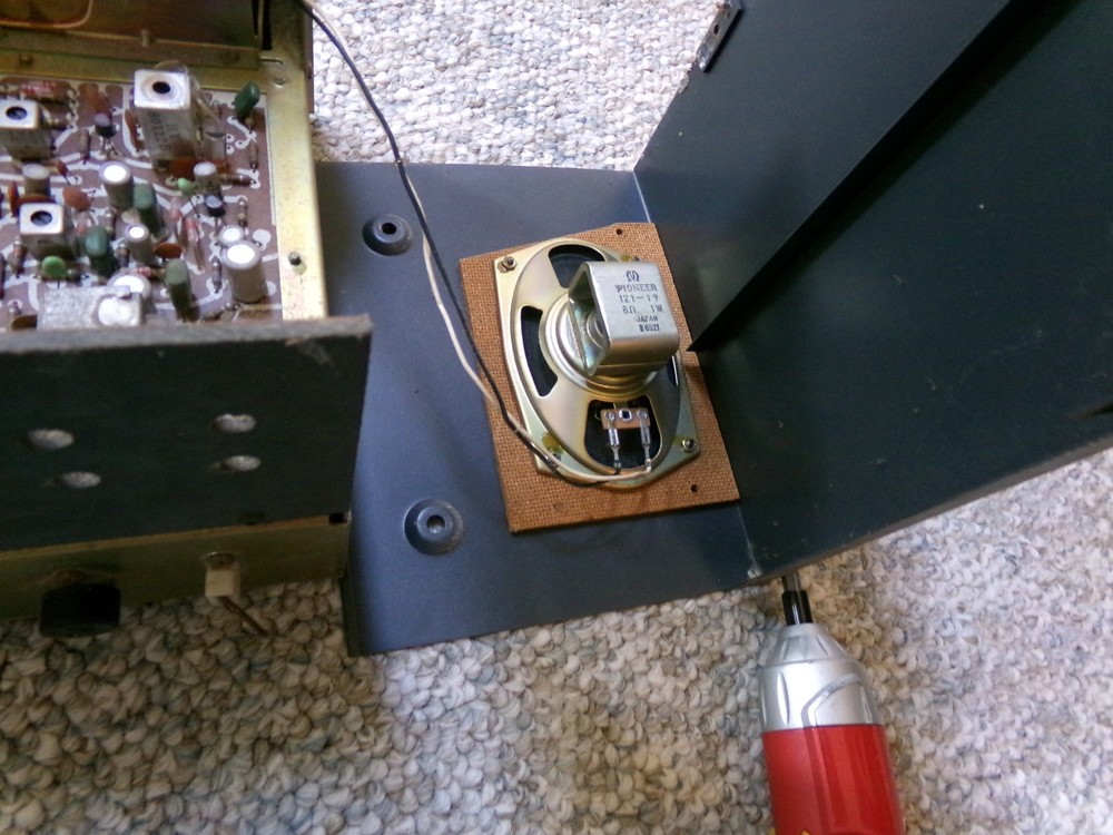 Realistic DX-150A Communications Receiver - Powers Up