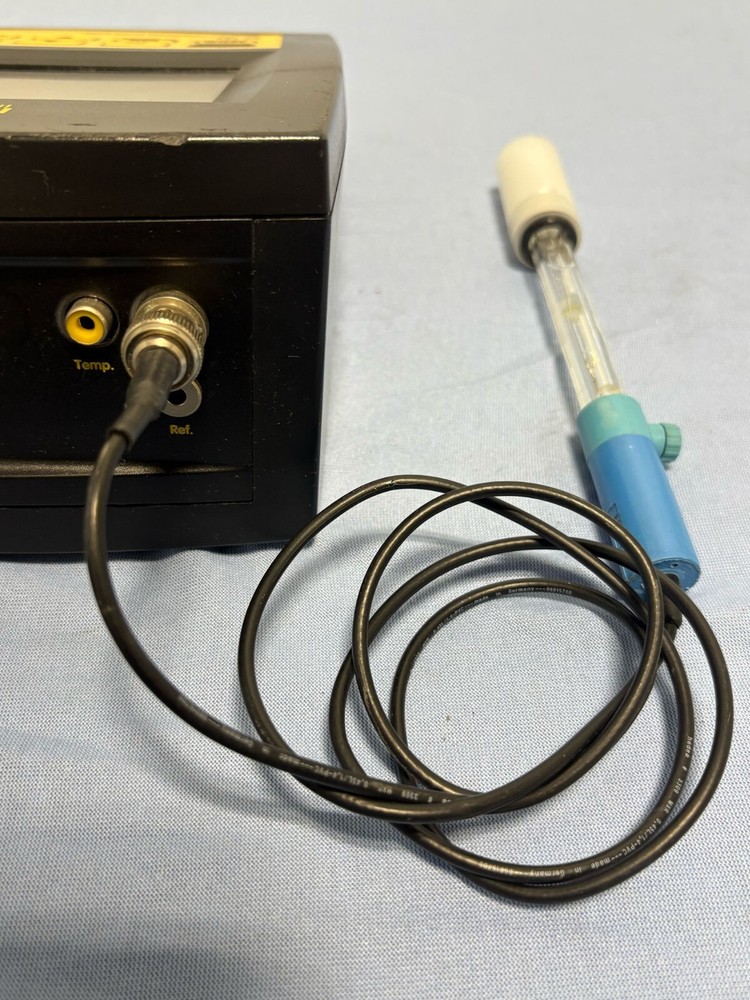 Martini Instruments pH/ORP Temperature Bench Meter Mi 151, Probe MA917 & Adapter