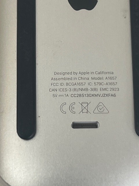 Apple Magic MOUSE V2 A1657 Wireless Bluetooth Rechargeable WHITE - Great