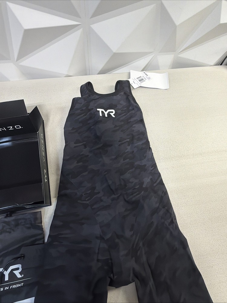 TYR VENZO CAMO CLOSED BACK SIZE 24