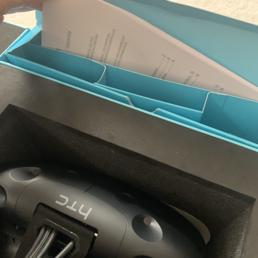 HTC Vive VR Headset Complete Set Full Kit System Steam VR PC Virtual Reality
