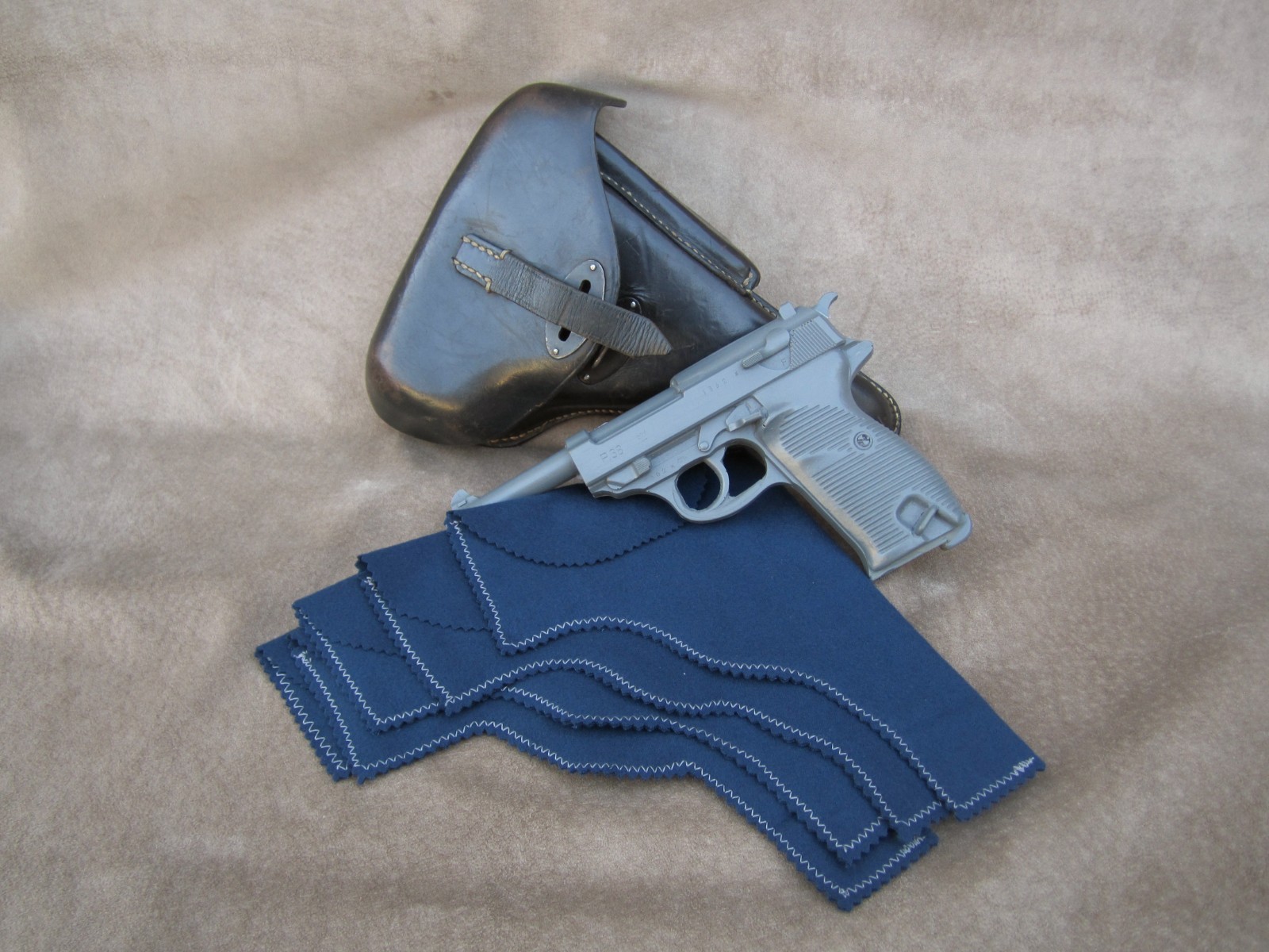 PISTOL SLEEVE PROTECTOR FOR A P38 WW2 PISTOL FOR HARDSHELL HOLSTER USE 🔥