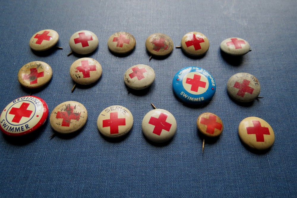 17 OLD RED CROSS PINS BUTTONS