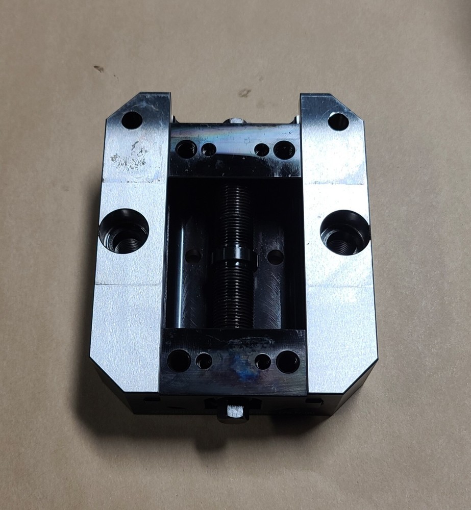 5th Axis Duece Five-Six Vise