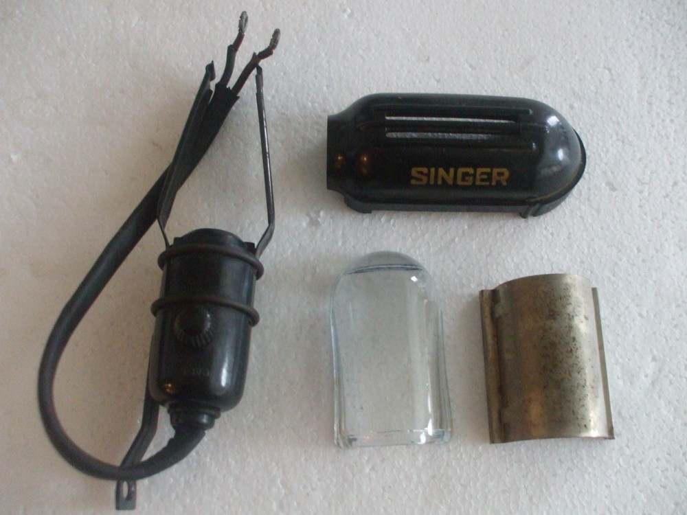 VINTAGE SINGER SEWING MACHINE LIGHT